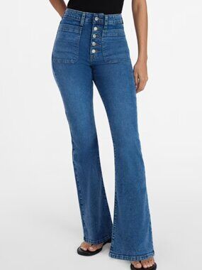Time and Tru Women's Patch Pocket Flare Jeans, 31" Inseam, Medium Wash, Size 0